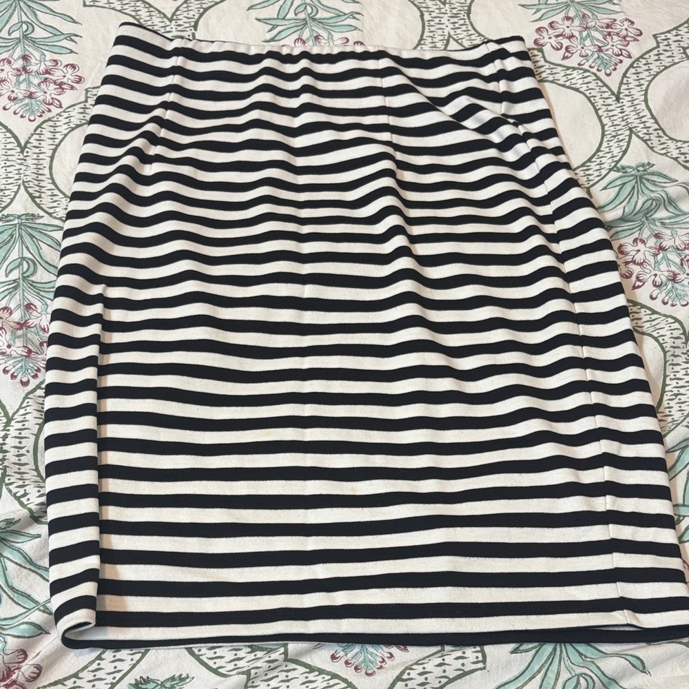 United Colors Of Benetton Black and White Striped Pencil Skirt